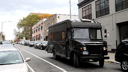 UPS-Trucks fahren auch in Deutschland.