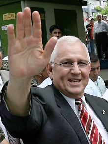 Interimspräsident Roberte Micheletti will nicht nachgeben.