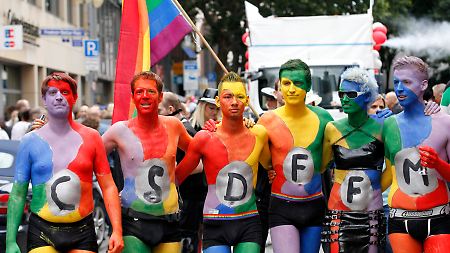 Teilnehmer der Parade in Frankfurt am Main.