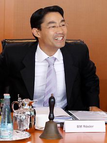 Kann er Kanzler? Rösler auf dem Platz des Kabinettschefs.