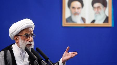 Der Vorsitzende des Wächterrats, Ajatollah Daschannati, bekräftigte beim Freitagsgebet die Position Teherans.