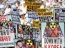 Südkoreaner protestieren in Seoul gegen die Raketen-Tests Nordkoreas..