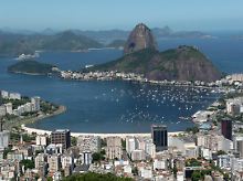 Mit Brasilien verbinden viele den Zuckerhut und lange Strände; manche Firmen missbrauchen das Land jedoch als Mülldeponie.