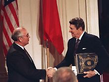 Reagan mit Gorbatschow.