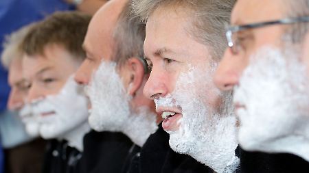 Diese Herren hier wollen ihre "Stacheln" verlieren.
