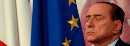 Mit beiden Beinen auf der Schuldenbremse: Silvio Berlusconi.