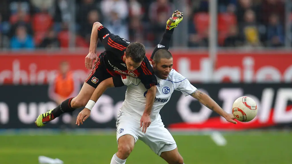 2011-03-20T160826Z-01-INA17-RTRMDNP-3-SOCCER-GERMANY-JPG4045443768405812298
