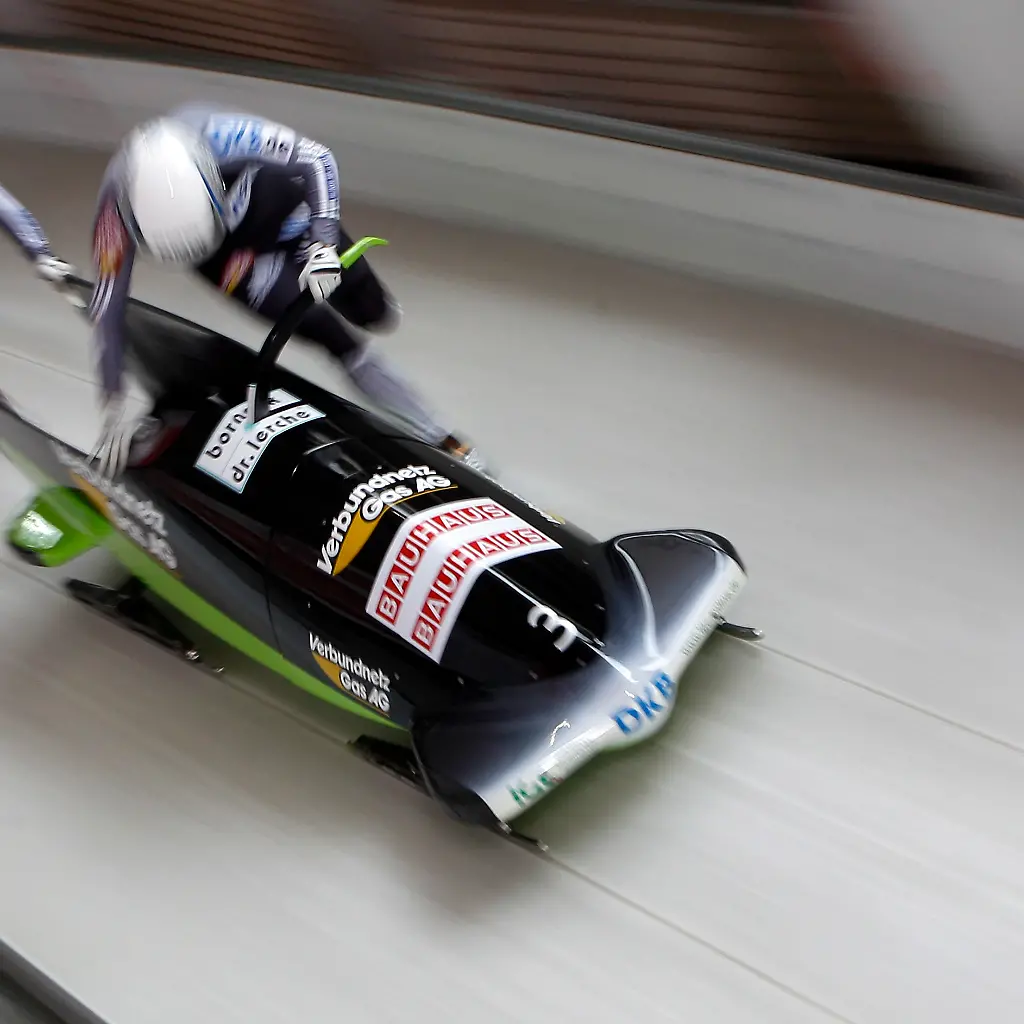 2011-02-19T124931Z-01-REH15-RTRMDNP-3-BOBSLEIGH-GERMANY-JPG2940649864671163884