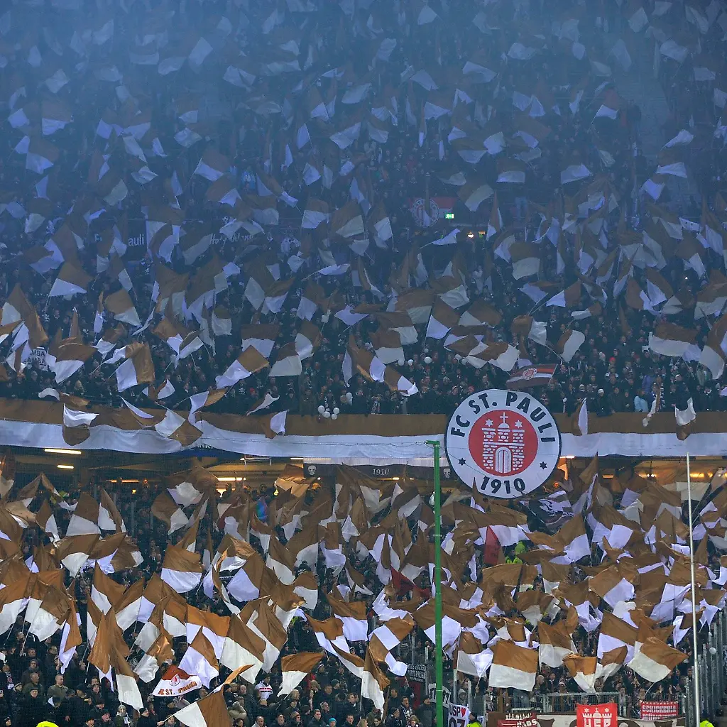 2011-02-16T203209Z-01-MMM108-RTRMDNP-3-SOCCER-GERMANY-JPG5680077150969431528