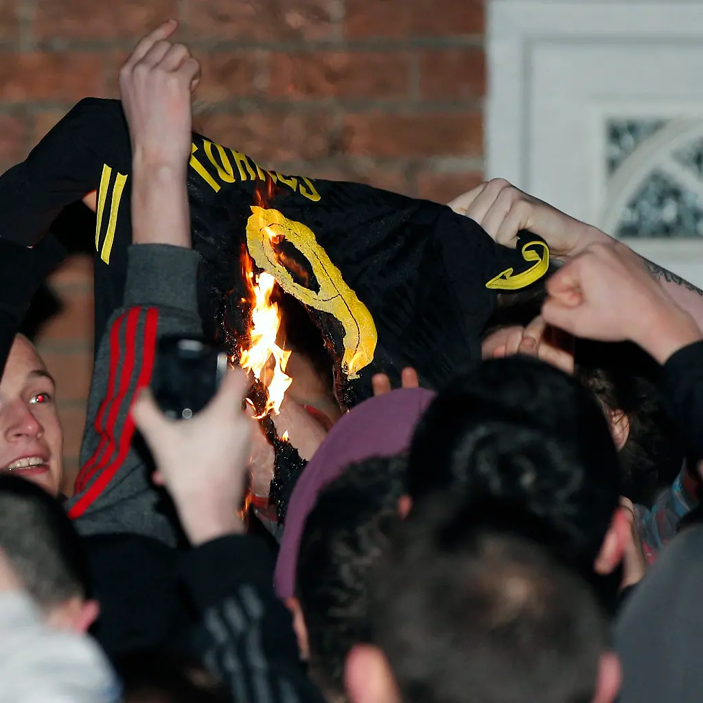 2011-01-31T192915Z-01-LON701-RTRMDNP-3-SOCCER-ENGLAND-TORRES-JPG8400797860395728417