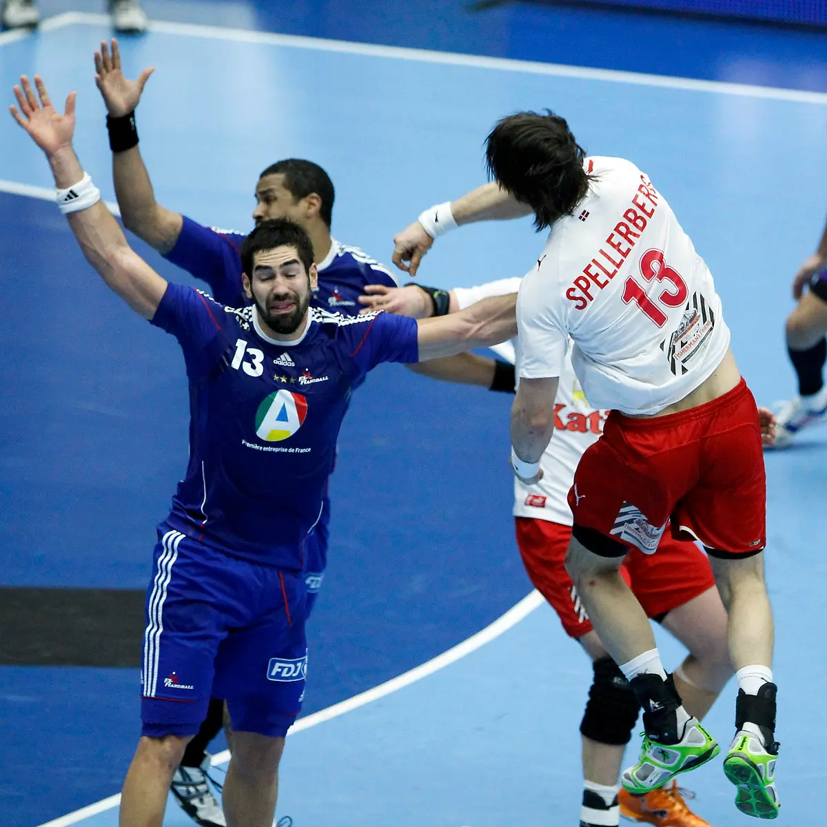 2011-01-30T174549Z-01-HND323-RTRMDNP-3-HANDBALL-JPG7284212749926648297