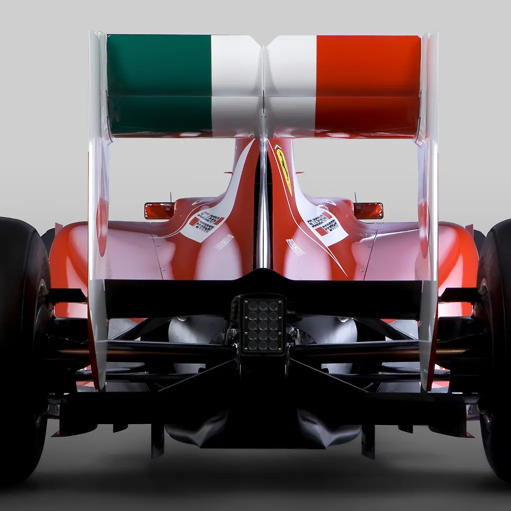 2011-01-28T102838Z-01-SRE104-RTRMDNP-3-MOTOR-RACING-FERRARI-JPG6248931963900952729