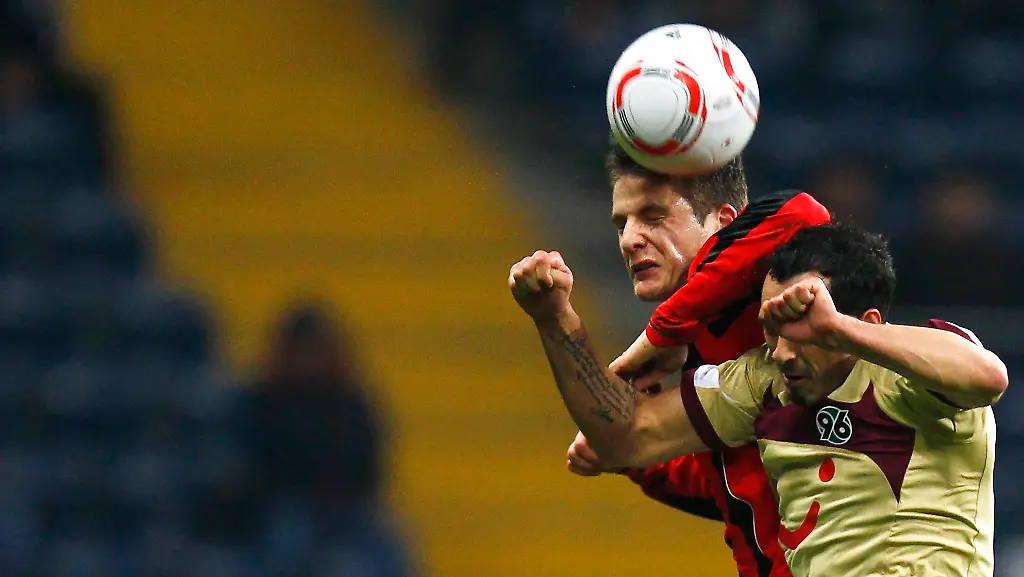 2011-01-16T160048Z-01-KAI12-RTRMDNP-3-SOCCER-GERMANY-JPG924272329441988464