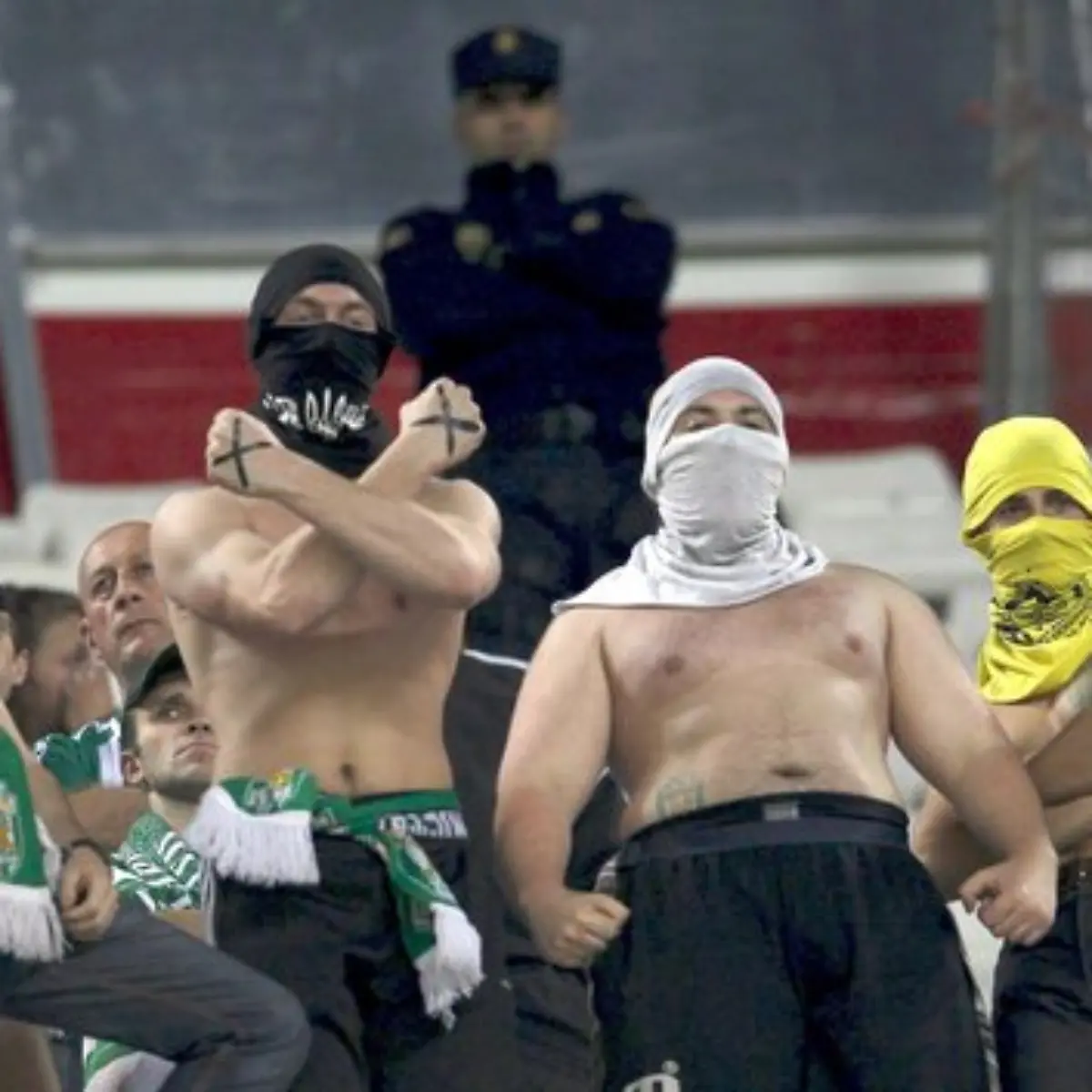 fans-vermummt