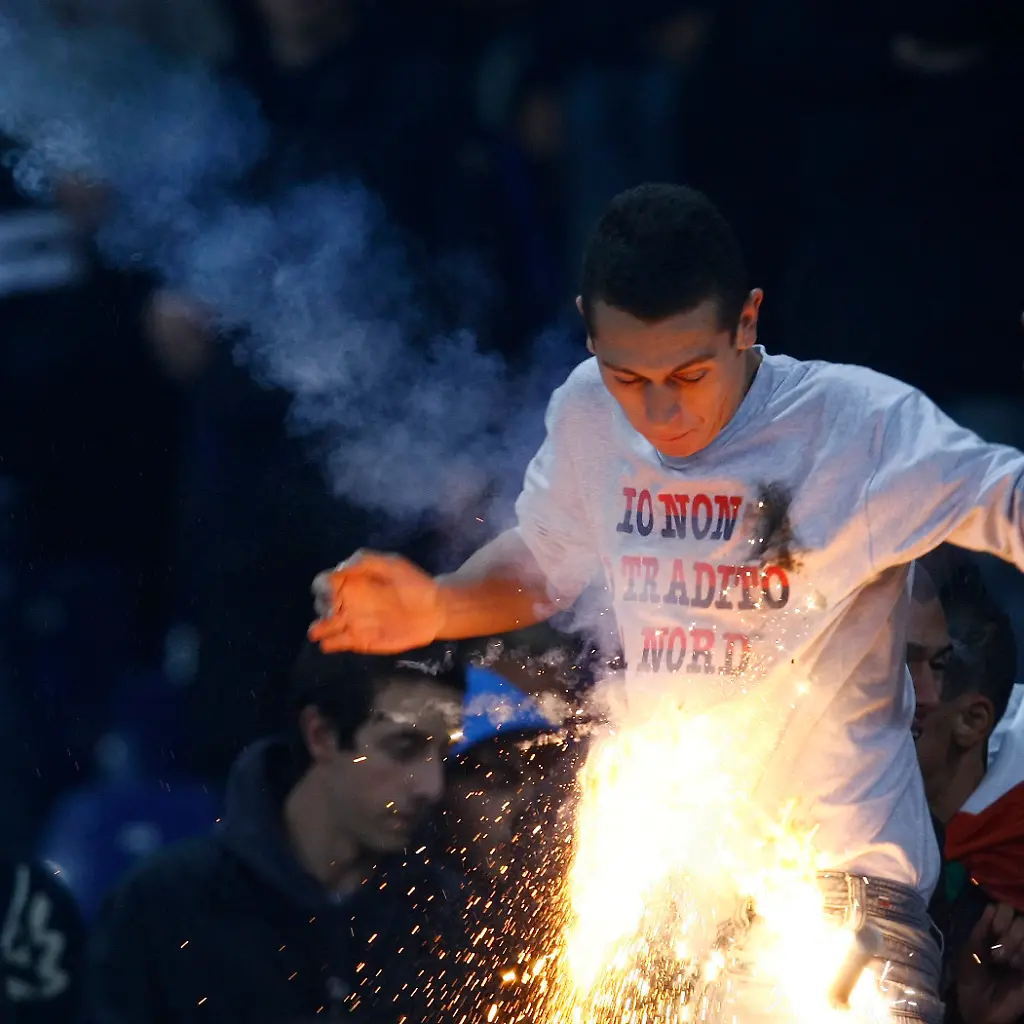 2010-10-12T204249Z-01-AGA116-RTRMDNP-3-SOCCER-EURO-JPG4321934705547910827