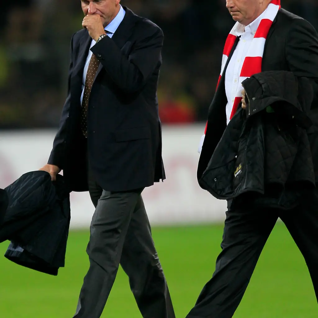 2010-10-03T175413Z-01-WR13-RTRMDNP-3-SOCCER-GERMANY-JPG9110036705787533164