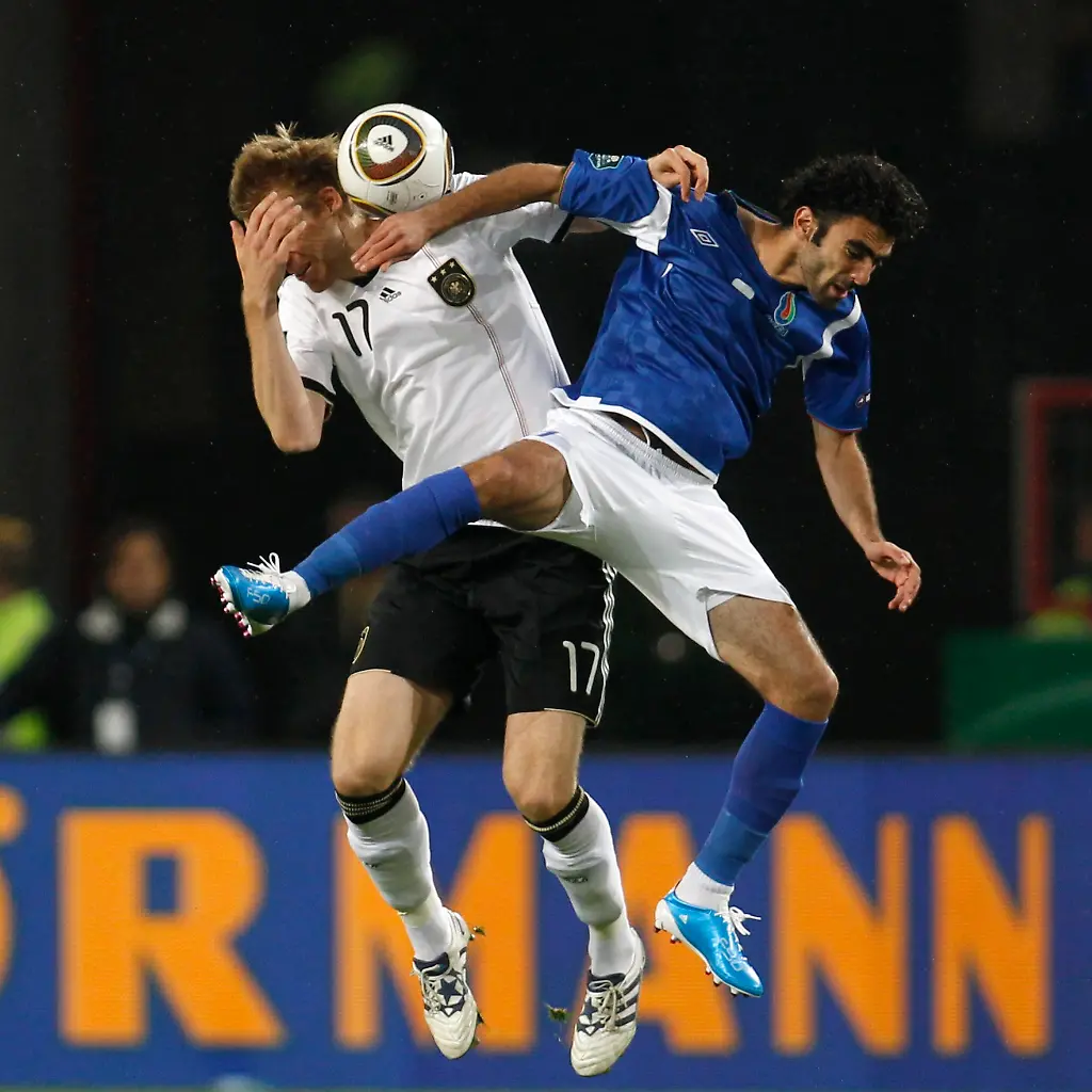 2010-09-07T190243Z-01-INA100-RTRMDNP-3-SOCCER-EURO-JPG4312506942476058664
