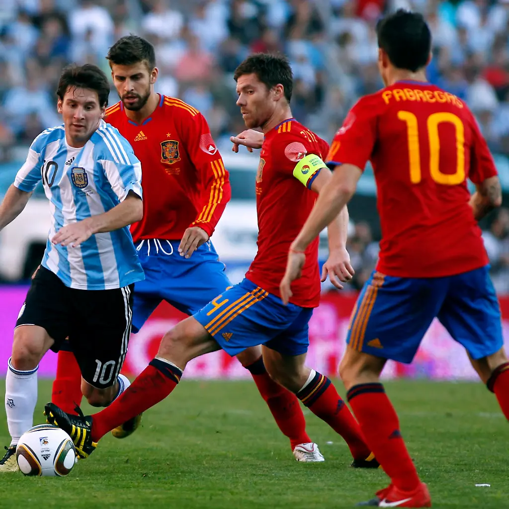 2010-09-07T213954Z-01-BAS104-RTRMDNP-3-SOCCER-ARGENTINA-JPG8095437549649389509