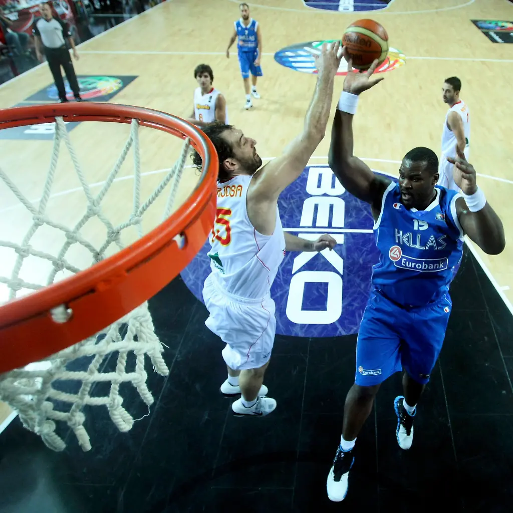 2010-09-04T202128Z-01-BWC144-RTRMDNP-3-BASKETBALL-WORLD-JPG2717517842247460278