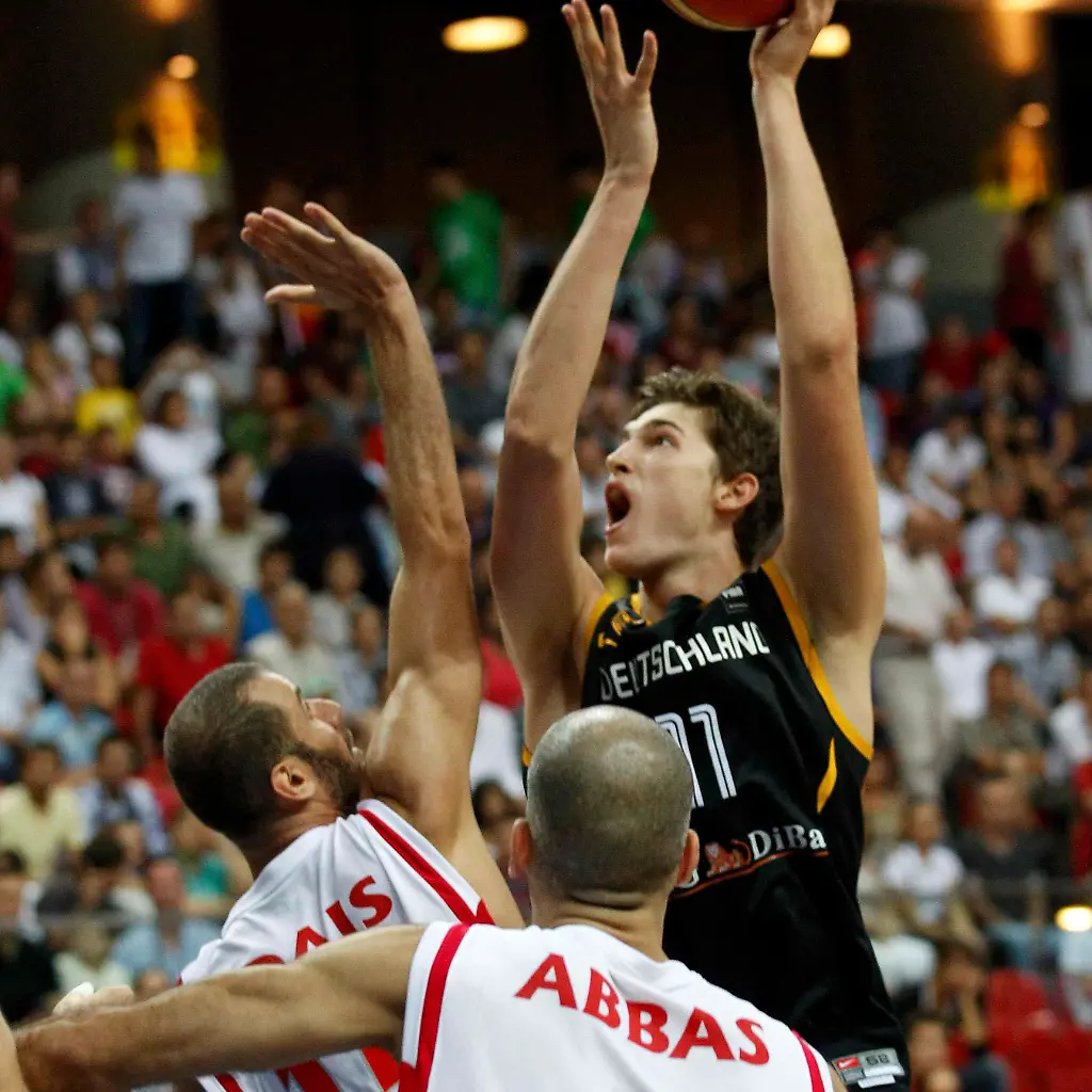 2010-09-02T185343Z-01-YH01-RTRMDNP-3-BASKETBALL-WORLD-JPG3632445087035693474