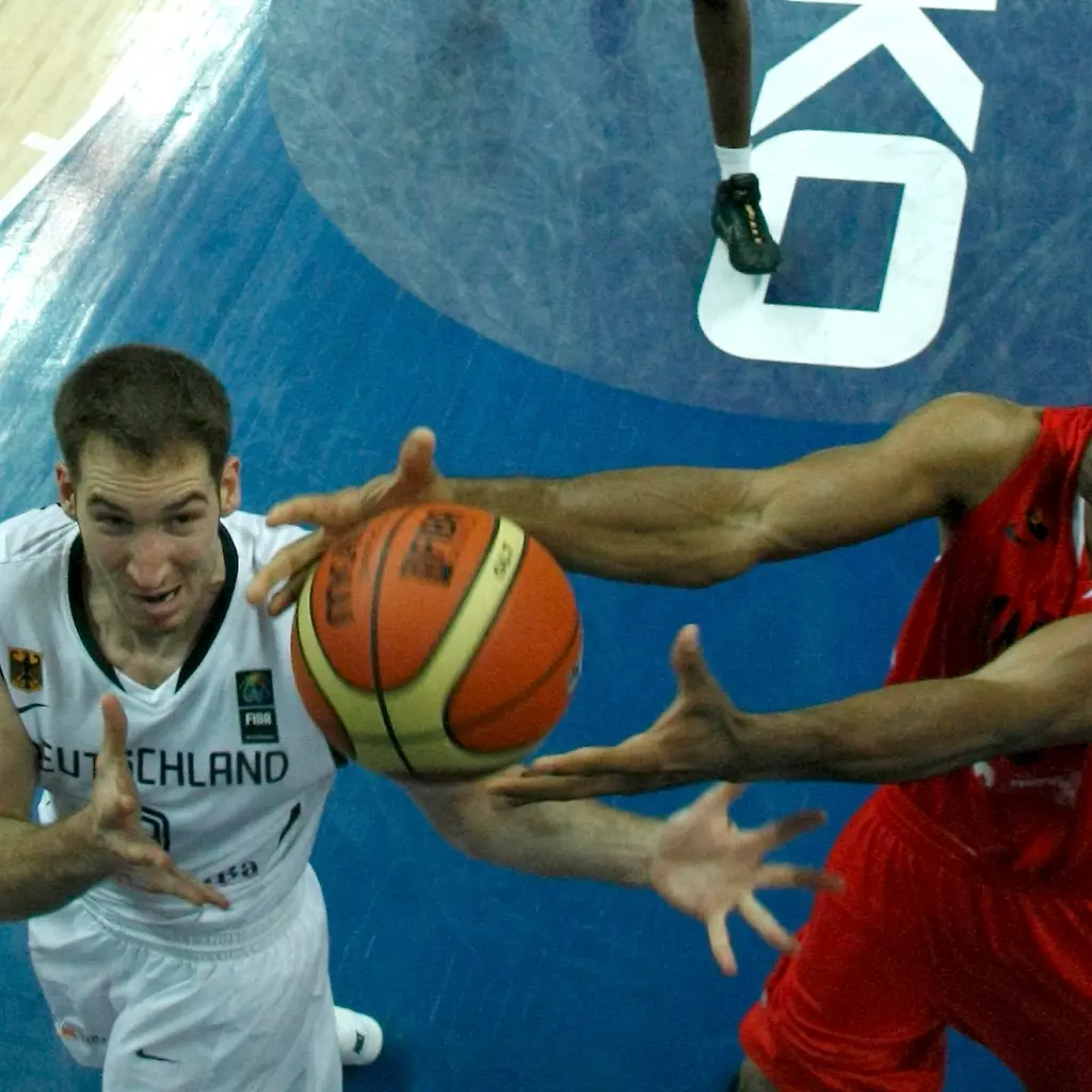 2010-09-01T170907Z-01-BWC155-RTRMDNP-3-BASKETBALL-WORLD-JPG7983948541914603739