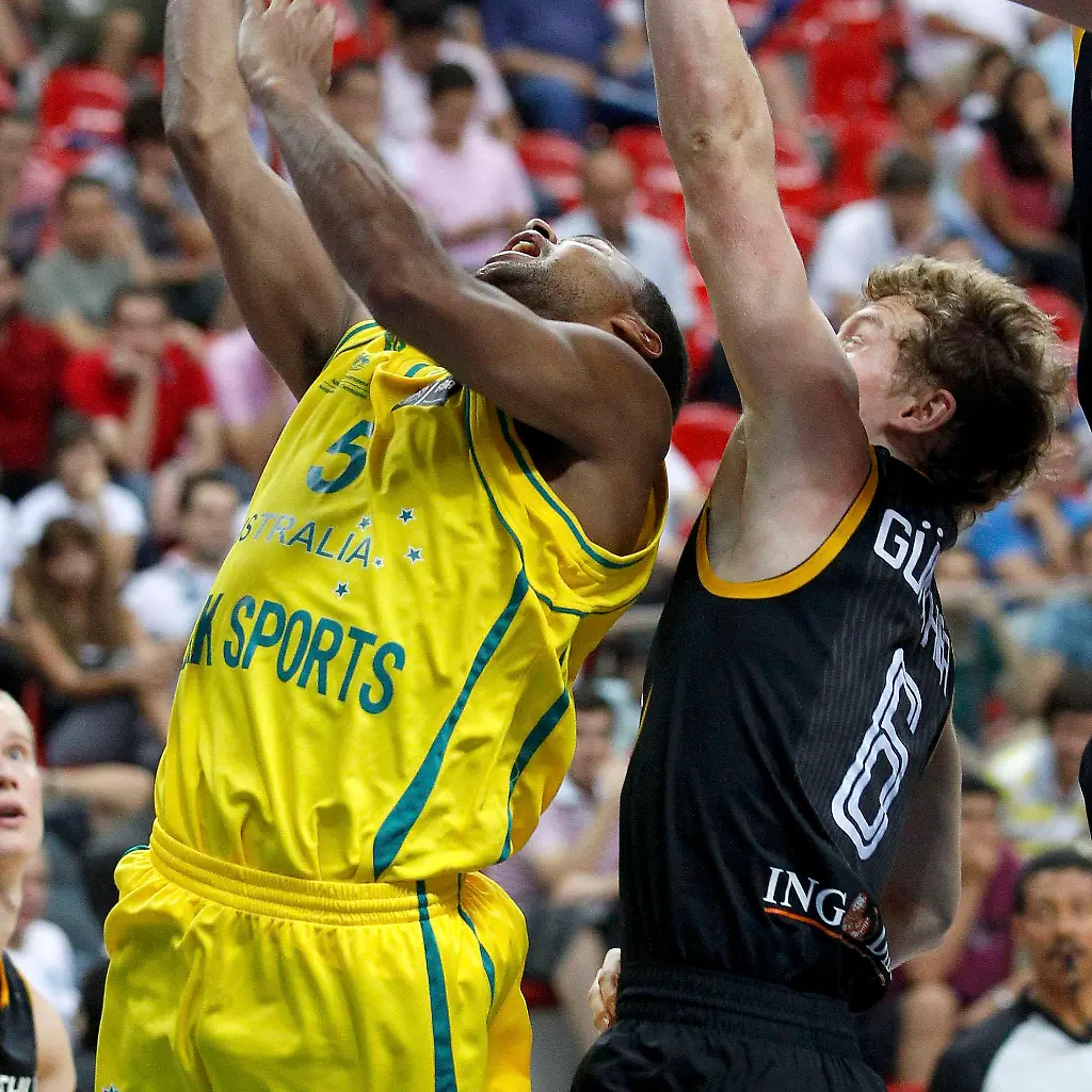 2010-08-30T173302Z-01-BWC120-RTRMDNP-3-BASKETBALL-WORLD-JPG2397363126096694333