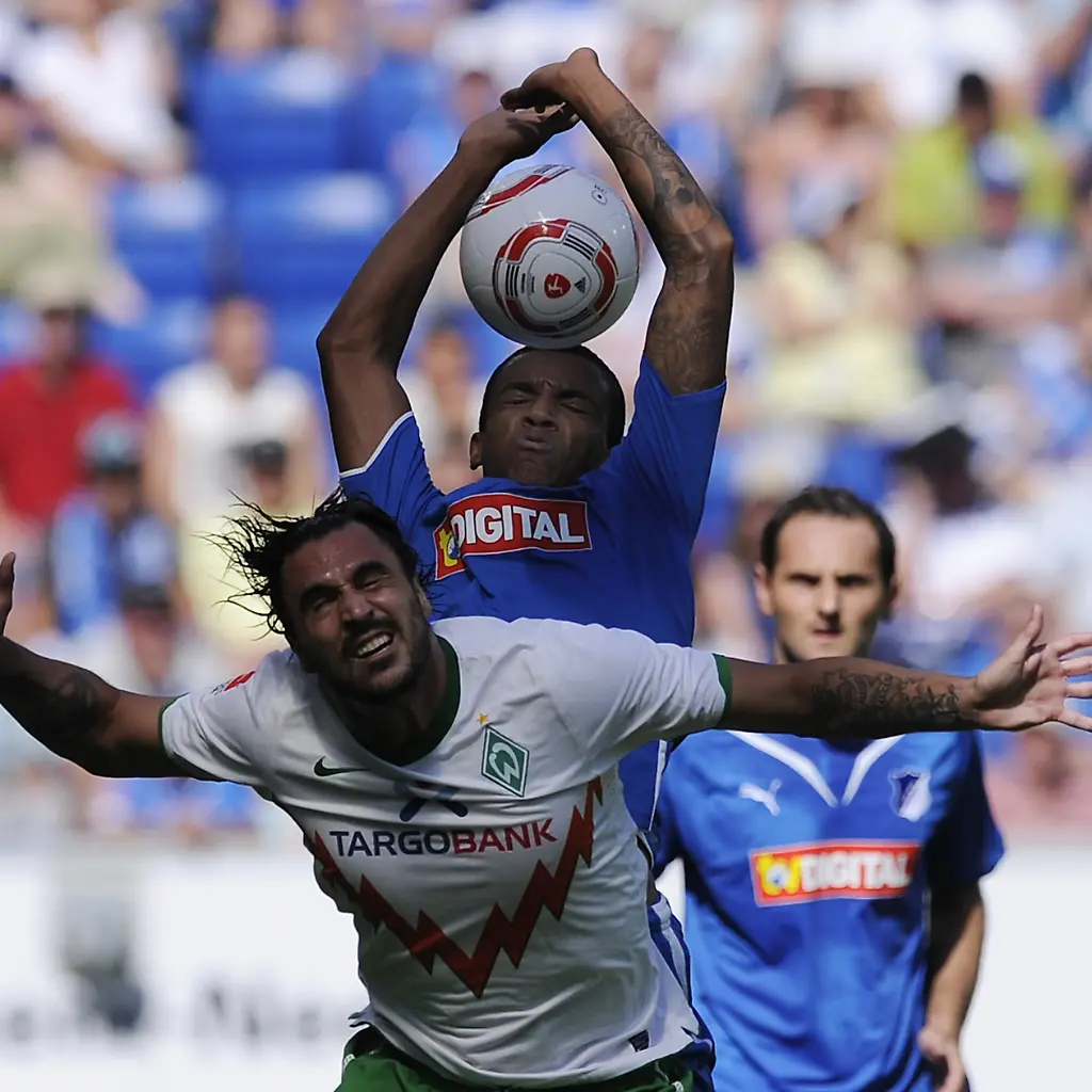 Germany-Soccer-Bundesliga-MSTU105-jpg891120660392413553
