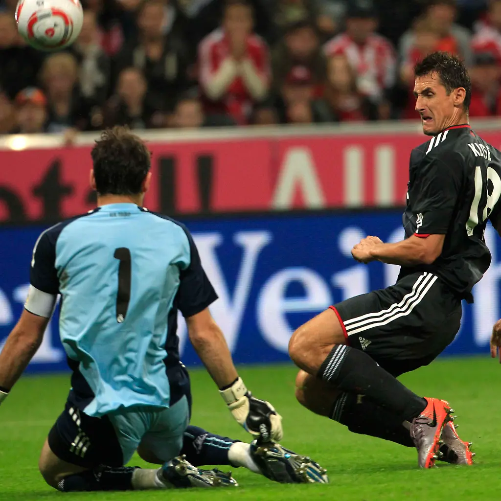 2010-08-13T201434Z-01-REH09-RTRMDNP-3-SOCCER-GERMANY-JPG3299962872525538783