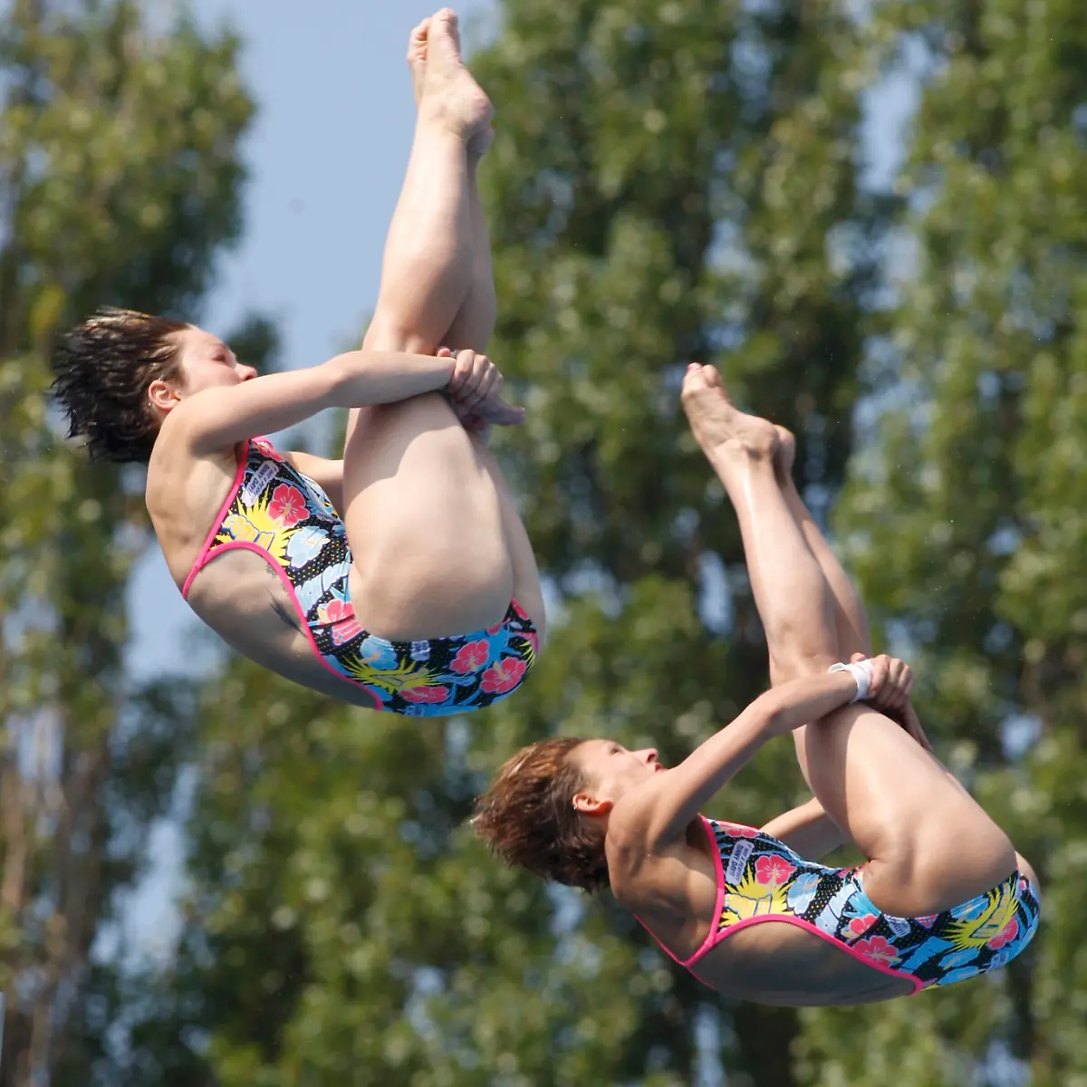 2010-08-13T103641Z-01-BUD122-RTRMDNP-3-SWIMMING-JPG8191370244559486535