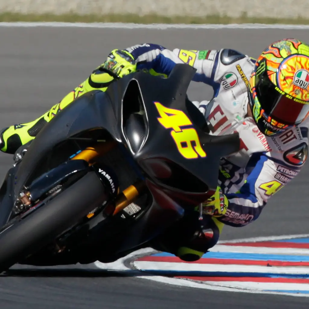 2010-07-12T190644Z-01-PEJ05-RTRMDNP-3-MOTORCYCLING-ROSSI-JPG6418316394901511427