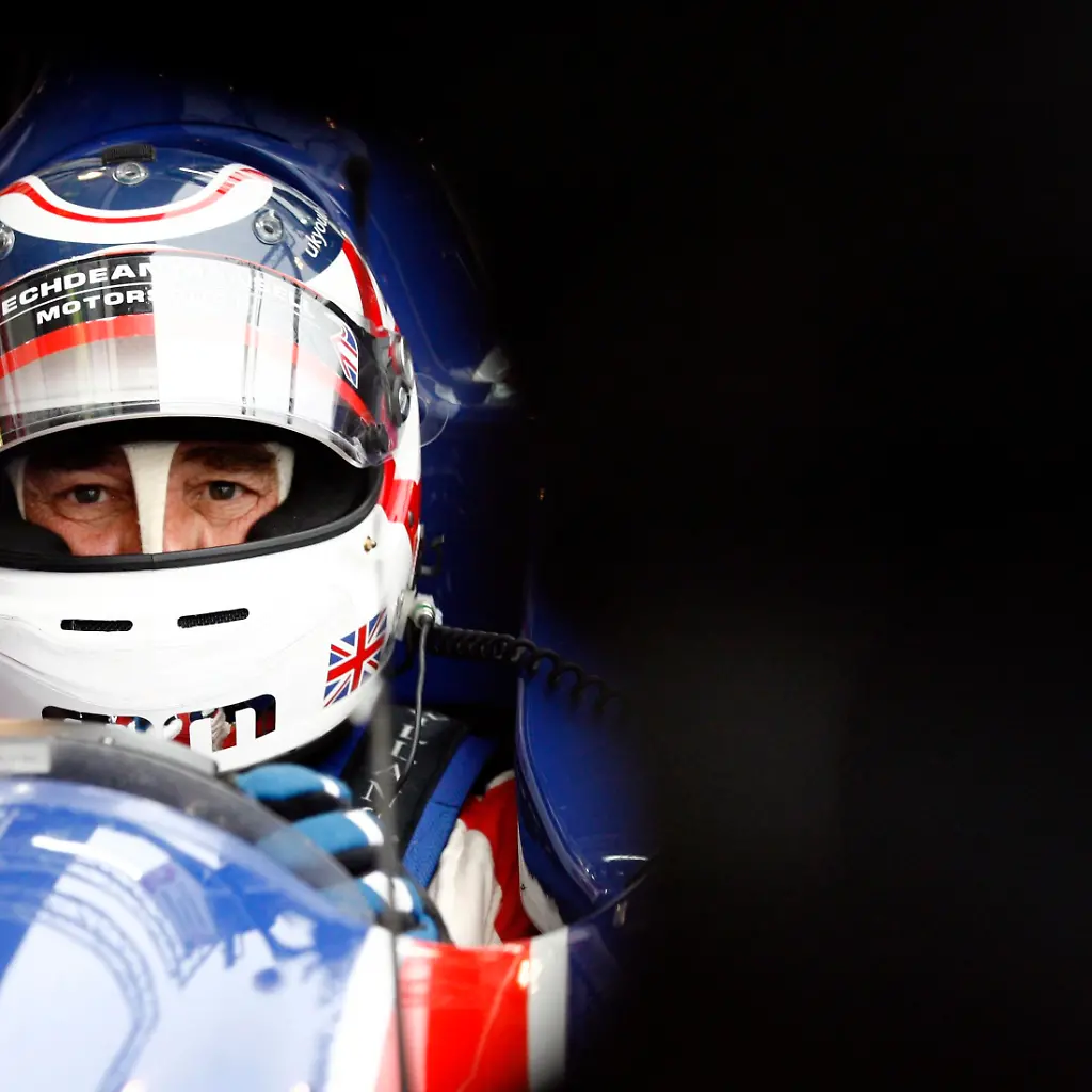 2010-06-12T101618Z-01-SMA05-RTRMDNP-3-MOTOR-RACING-MANS-JPG6946440724569135098