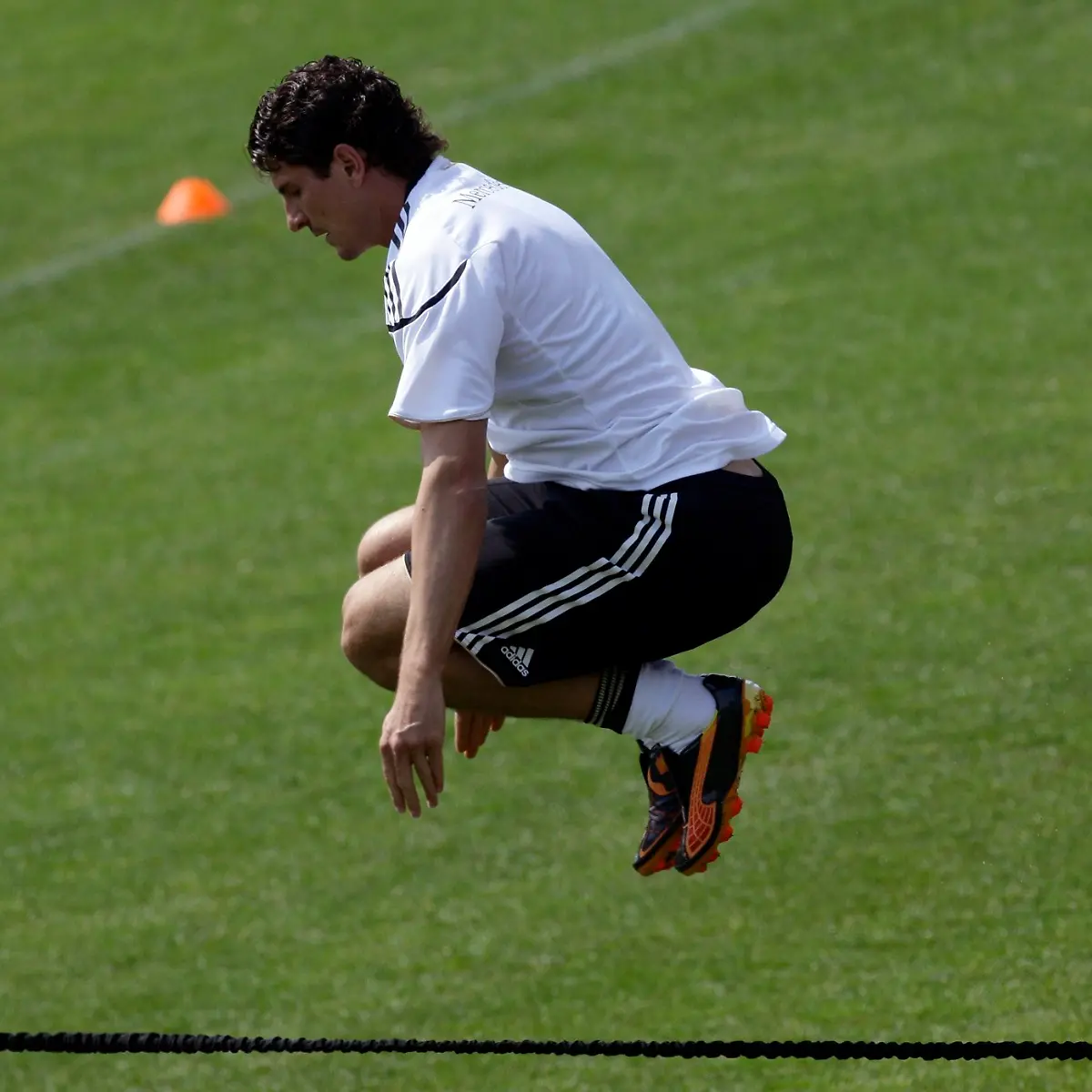 2010-05-26T124110Z-01-BOH13-RTRMDNP-3-SOCCER-WORLD-GERMANY-JPG7033413254995918847