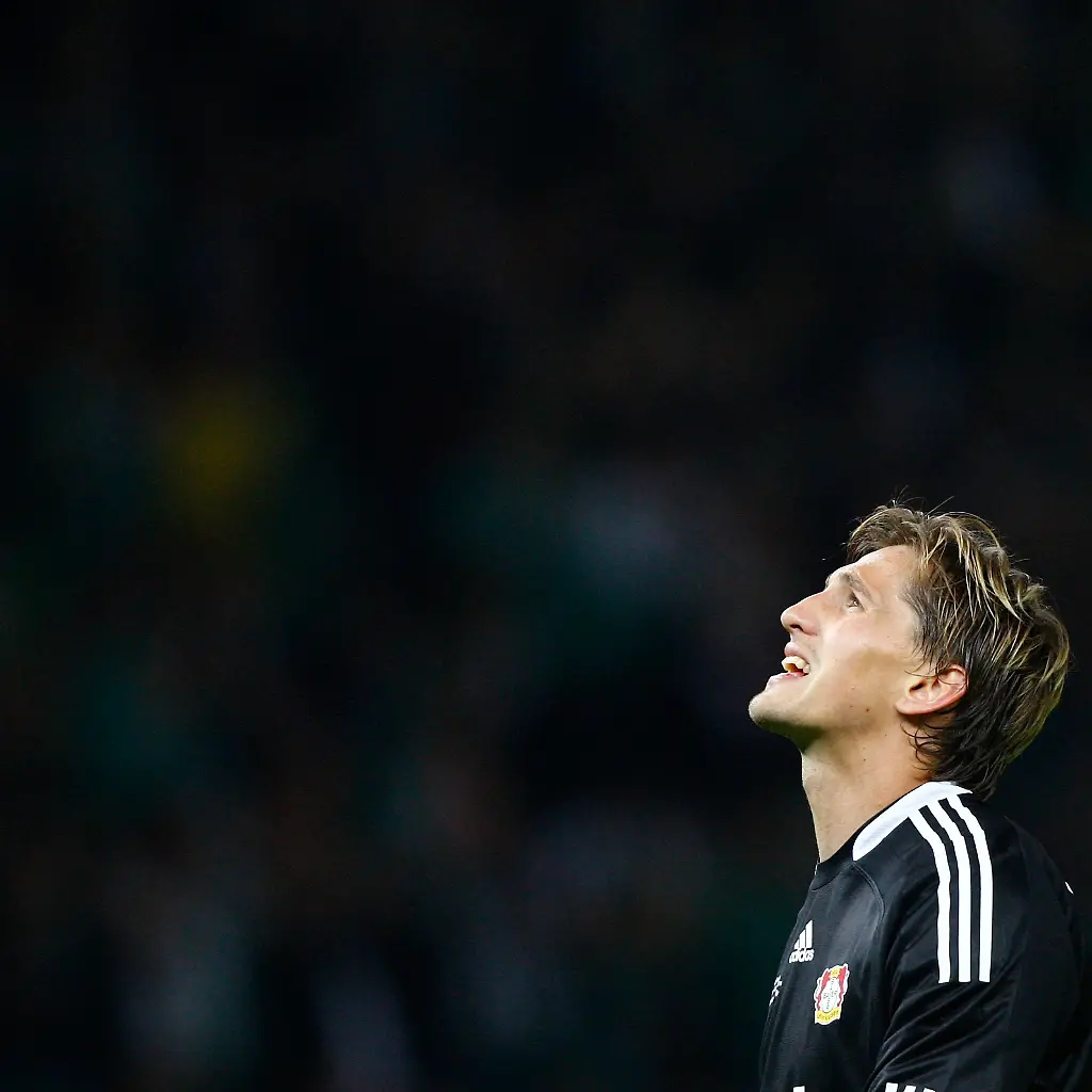 2010-05-04T104221Z-01-BER99-RTRMDNP-3-SOCCER-WORLD-GERMANY-ADLER-JPG1144881681881992583