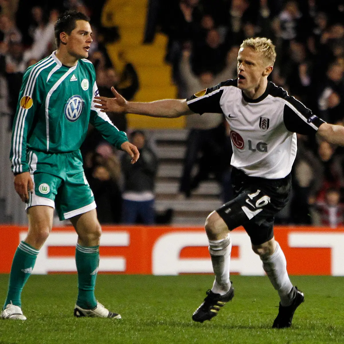 2010-04-01T204146Z-01-SWT12-RTRMDNP-3-SOCCER-EUROPA-JPG5922812742862926782