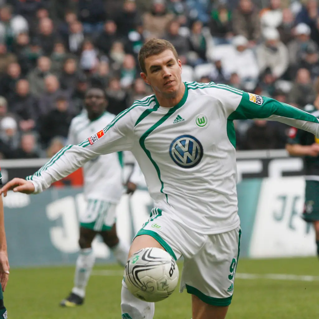 Germany-Soccer-Bundesliga-MOE106-jpg3541304271725914868