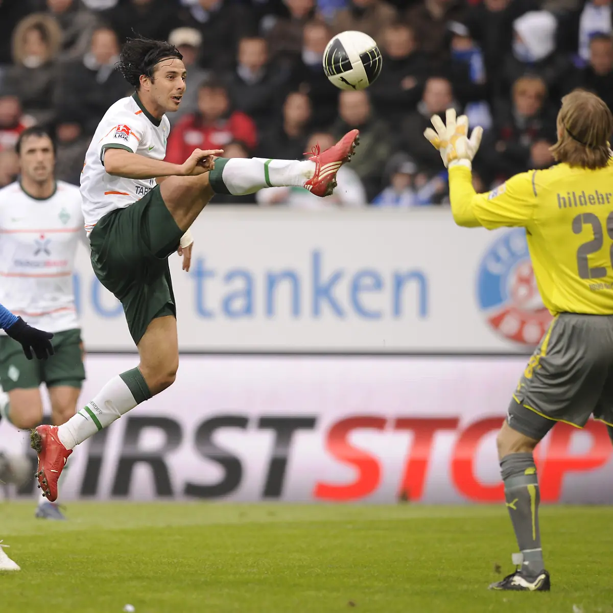 Germany-Soccer-Bundesliga-MSTU107-jpg5436639751471769901