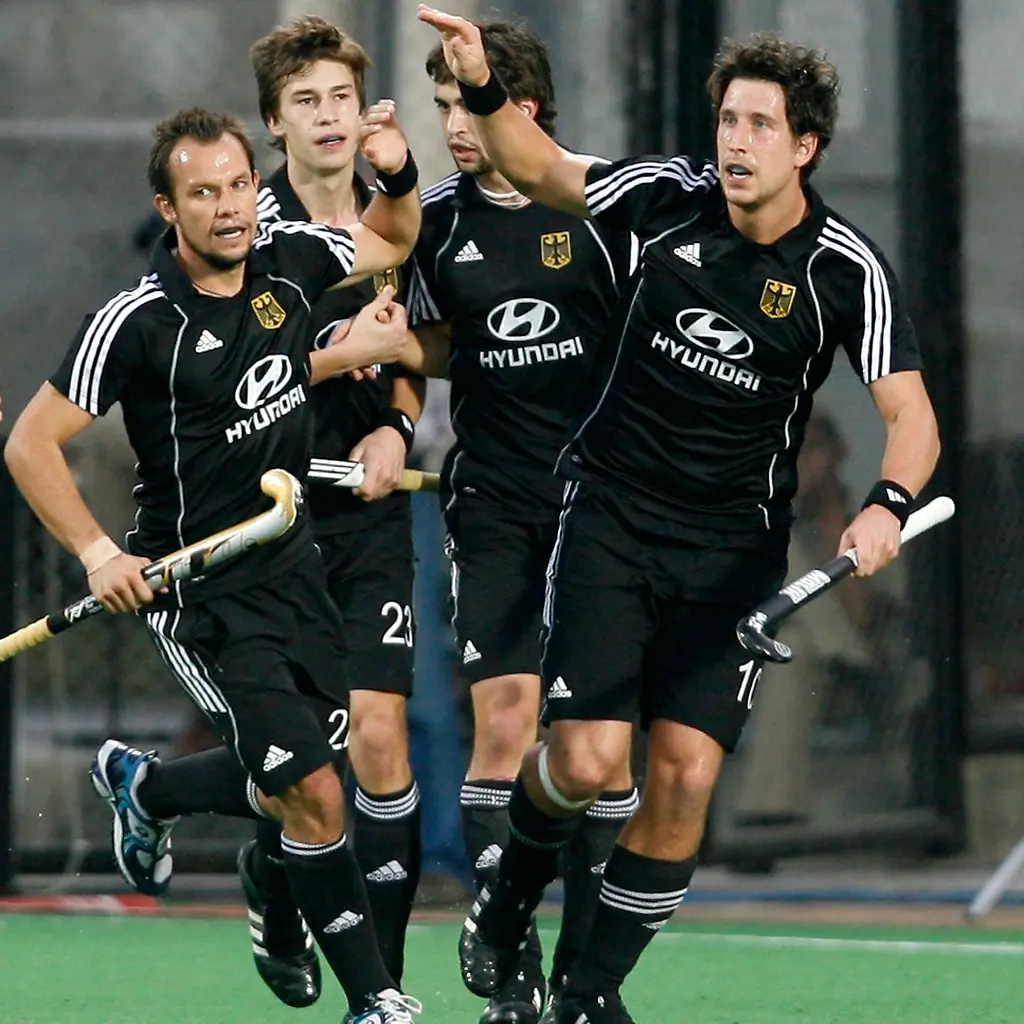 2010-03-11T125233Z-01-DEL100-RTRMDNP-3-HOCKEY-WORLD-JPG292715845684333785