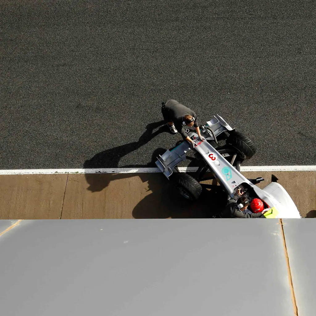 2010-03-03T034306Z-01-MDP13-RTRMDNP-3-MOTOR-RACING-PROSPECTS-JPG4265080154829646438