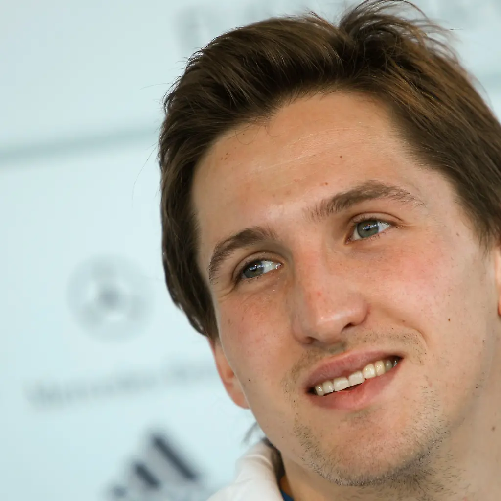 REH03-SOCCER-GERMANY-0301-11-JPG3260547765698763758