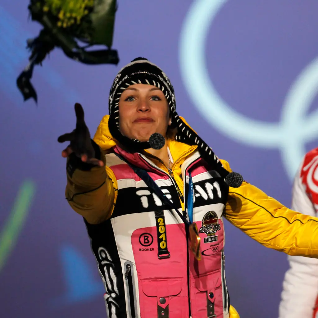 Vancouver-Olympics-Medals-OLYSJ159-jpg7496673290791457727