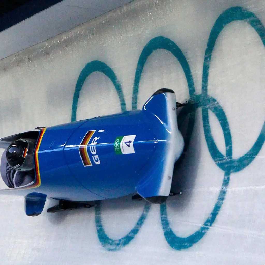 OLY316-OLYMPICS-BOBSLEIGH-0222-11-JPG2554236761391270479