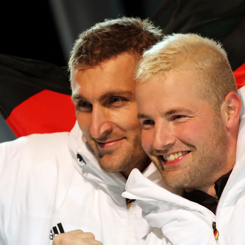 OLY543-OLYMPICS-BOBSLEIGH-0222-11-JPG3700455503267132183