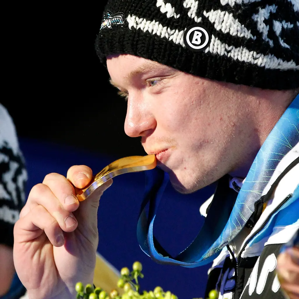 OLY120-OLYMPICS-LUGE-0216-11-JPG3101142832592885324