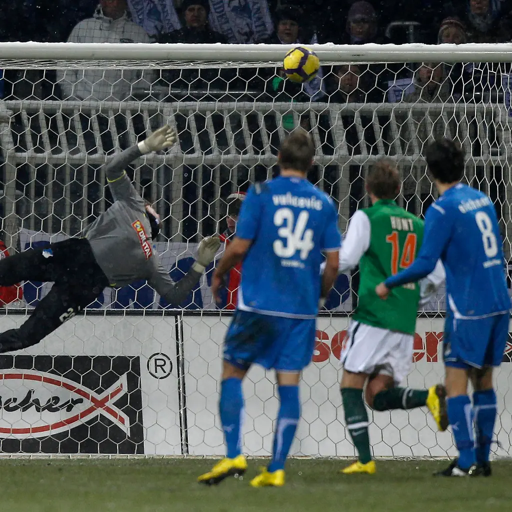 CHA105-SOCCER-GERMANY-0209-11-JPG6717787345301973028