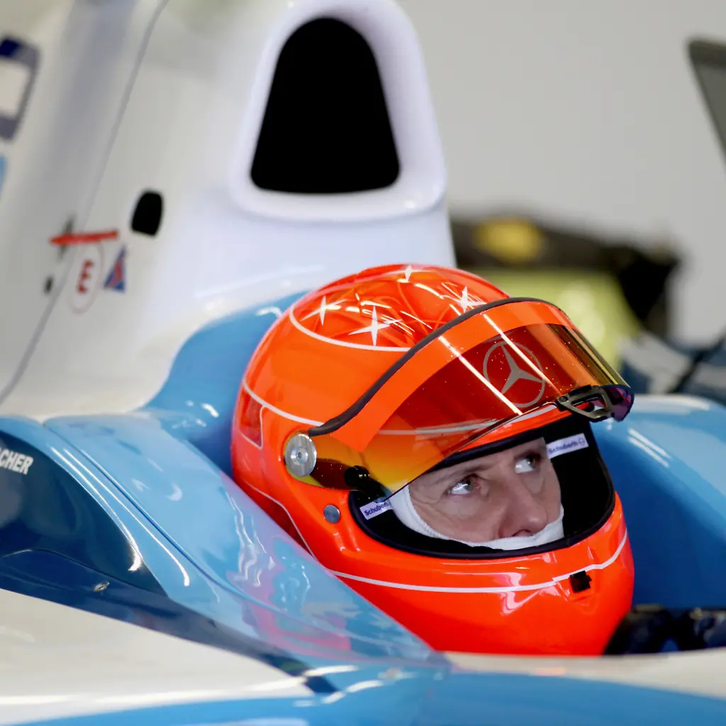 MAD303-MOTOR-RACING-SCHUMACHER-0112-11-JPG2393093284606468948