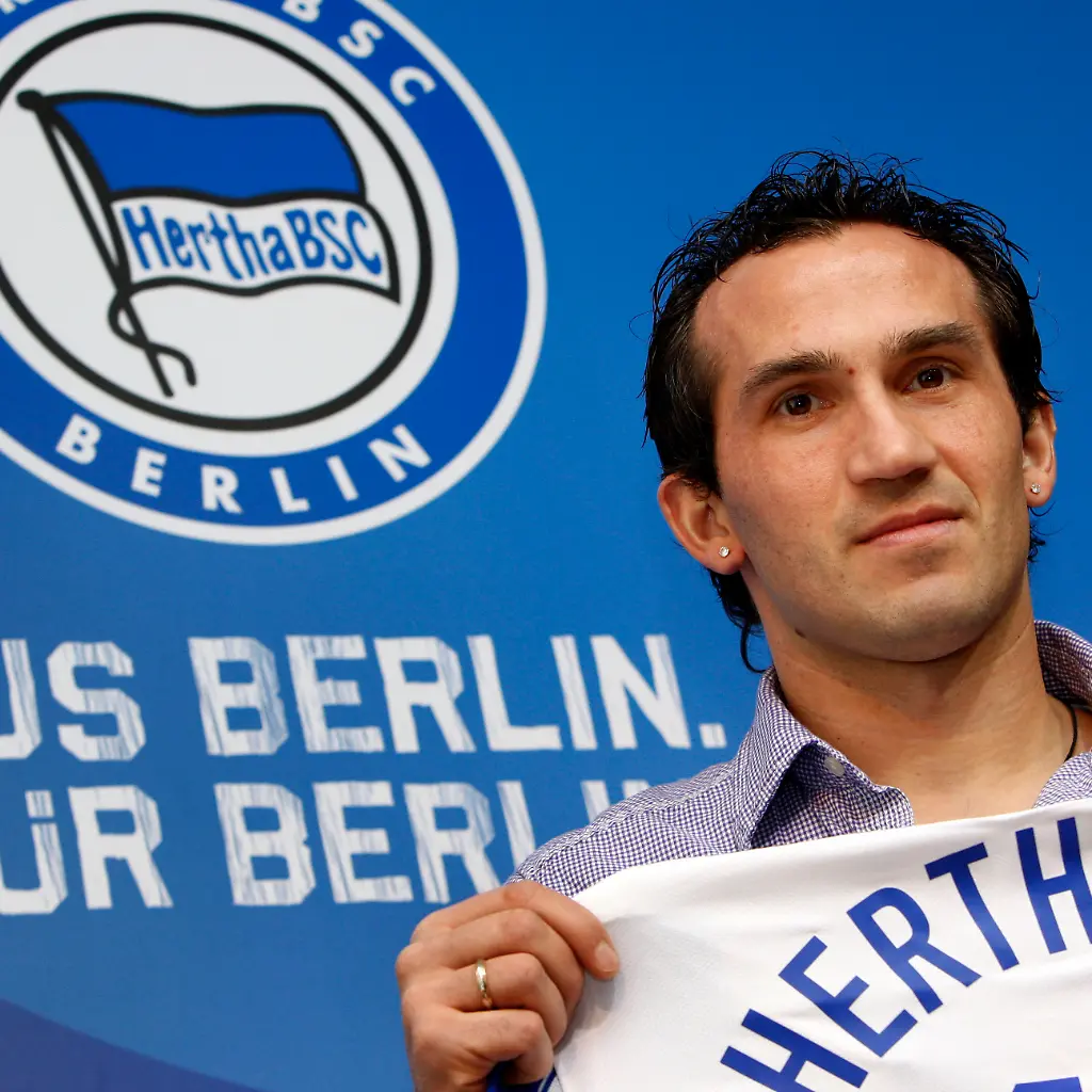 Germany-Soccer-Bundesliga-Berlin-SOB102-jpg9142616860658308326