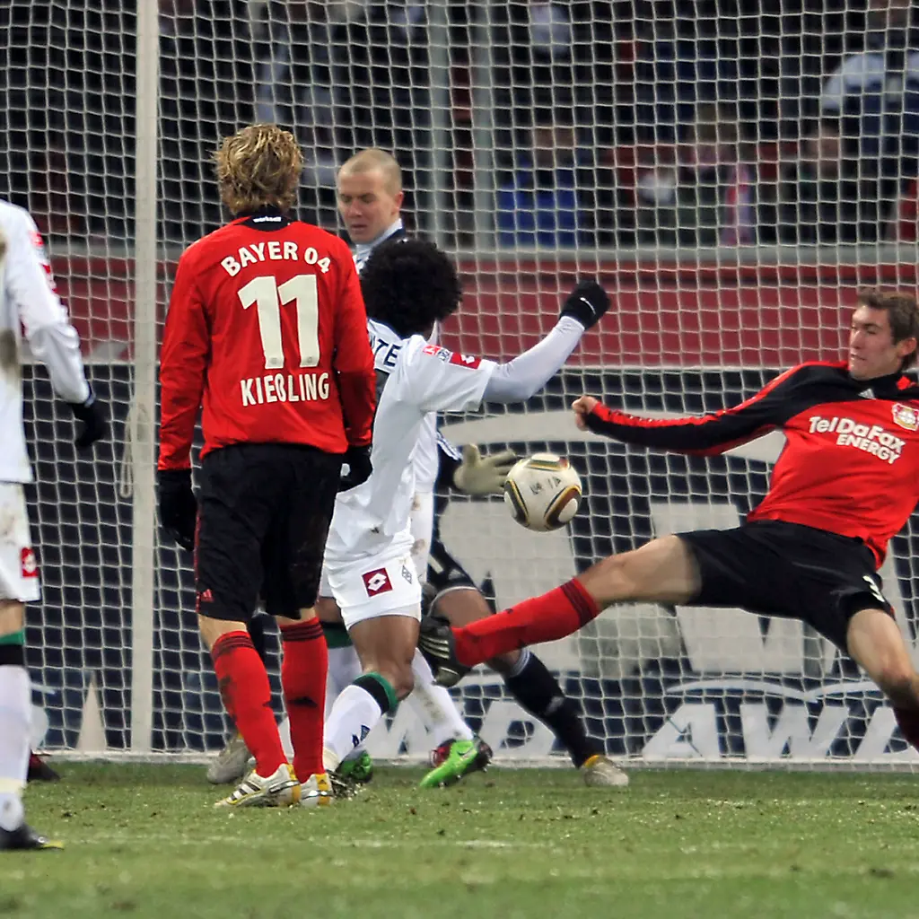 Germany-Soccer-Bundesliga-MKR110-jpg5136878305055278716