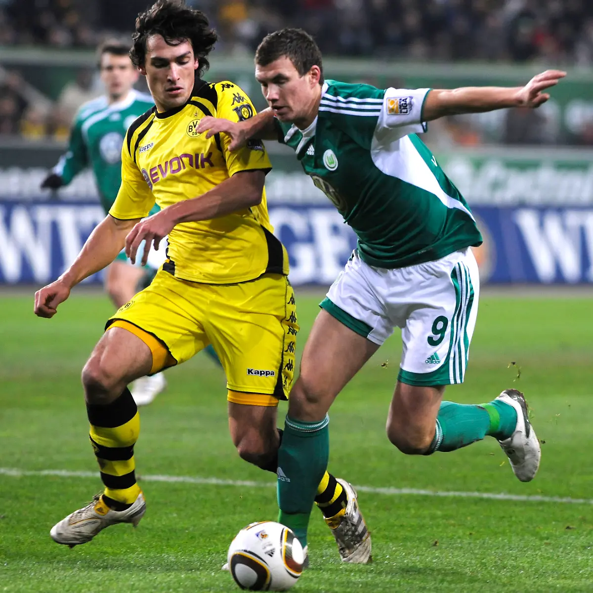 Germany-Soccer-Bundesliga-WOB102-jpg8314046663825071061