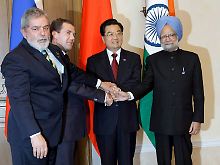 Brasiliens Präsident Luiz Inacio Lula da Silva, Russlands Präsident Dmitri Medwedew, Chinas Präsindet Hu Jintao und der indische Premier Manmohan Singh (v.l.n.r.).