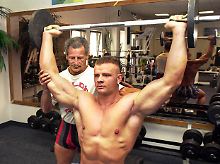 Man(n) kann ausgiebiger seinen Body builden.